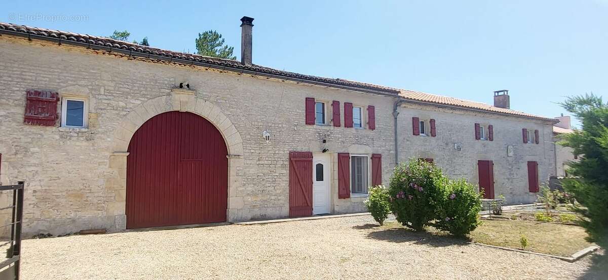 Maison à ROMAZIERES