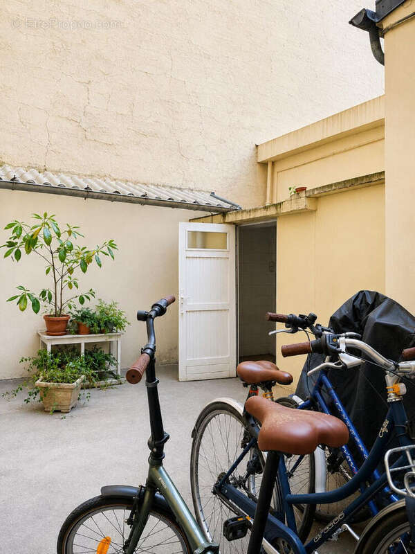 Appartement à PARIS-14E