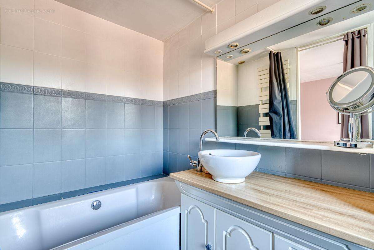 EXCLUSIVITE - Francheville (69) - Maison 5 pièce(s) 111 m2 - photo 9