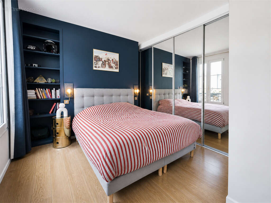 Appartement à PARIS-16E
