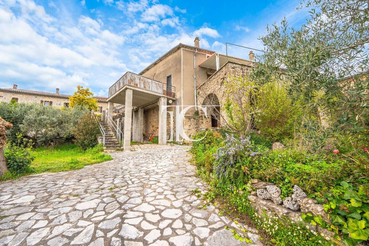 Maison à SAINT-PAUL-LE-JEUNE