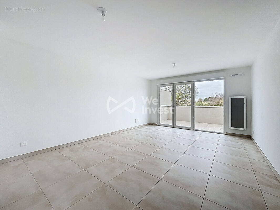 Appartement à VIC-LA-GARDIOLE