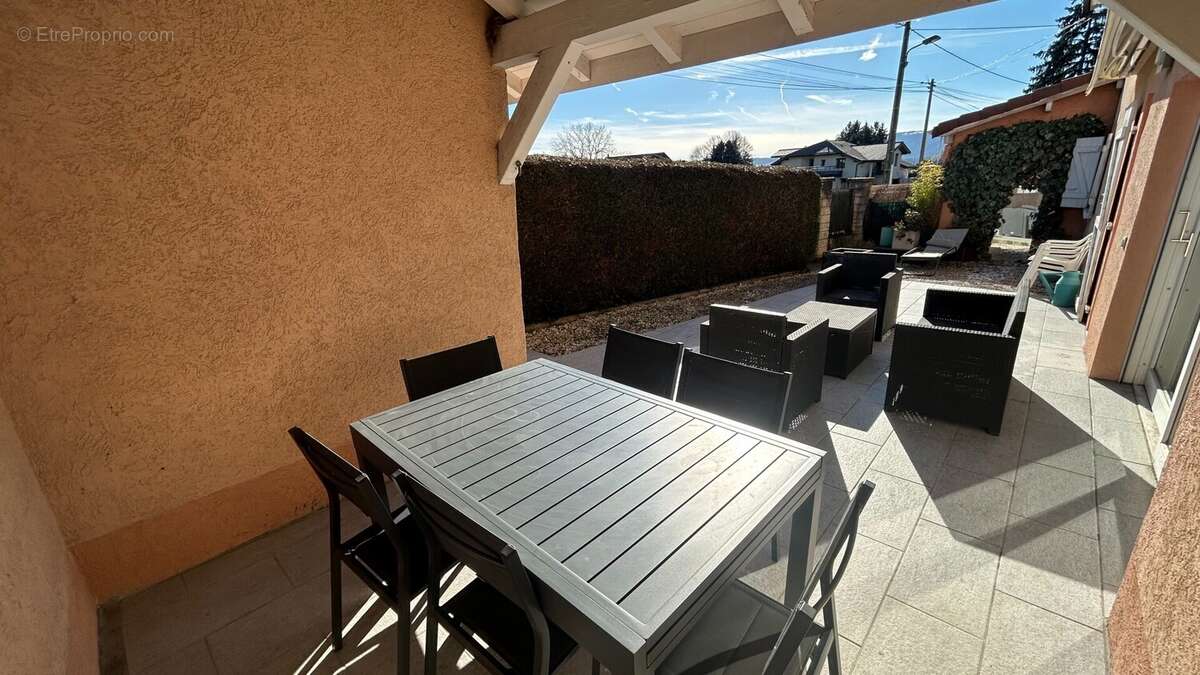 T3 à vendre à Cranves-sales Terrasse - Appartement à CRANVES-SALES