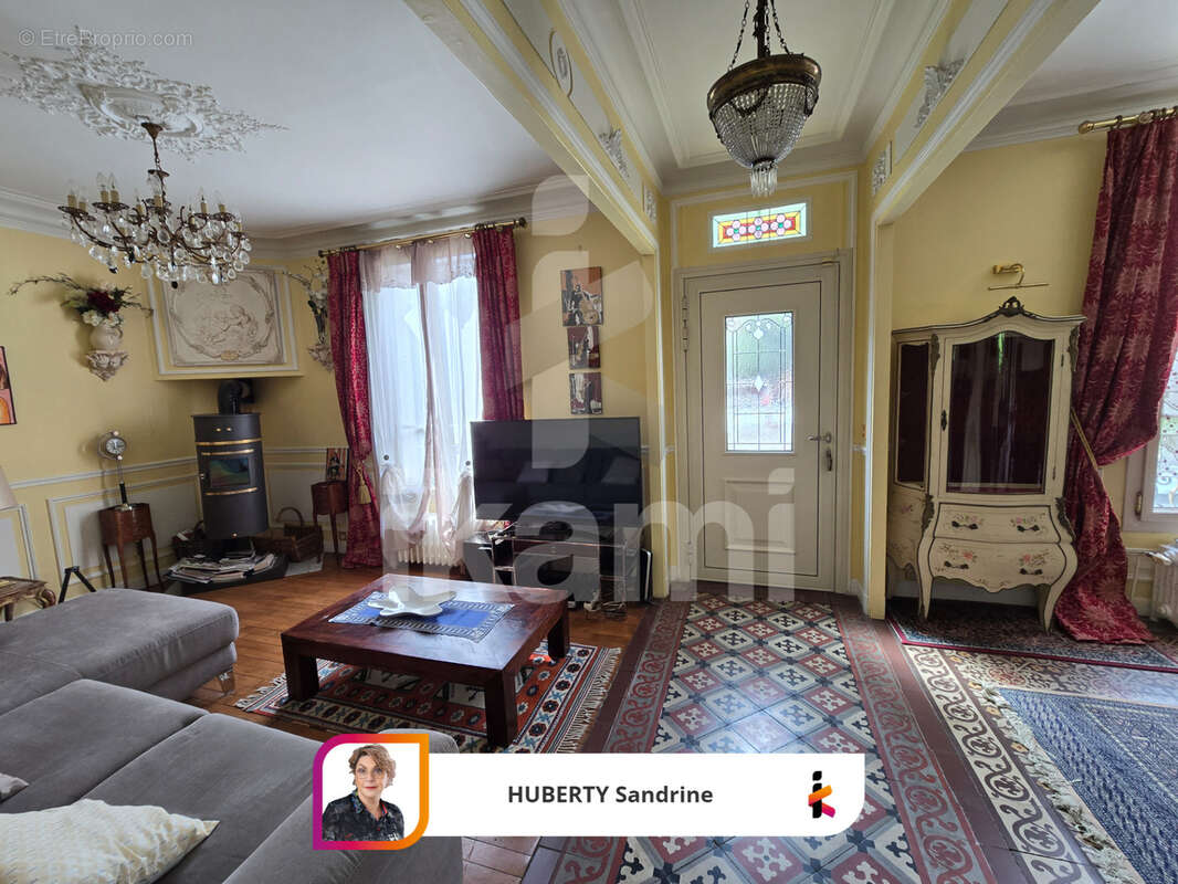 Livry Gargan, secteur Jacob grande maison de 220 m2 idéal artisan ou profession libérale - photo 5