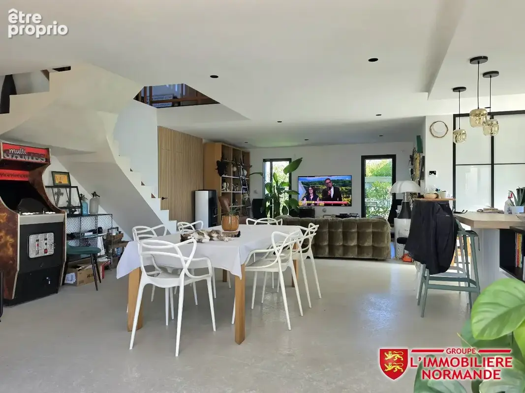 Maison récente au Vaudreuil : 4 chambres et jacuzzi, près de la voie verte - photo 2