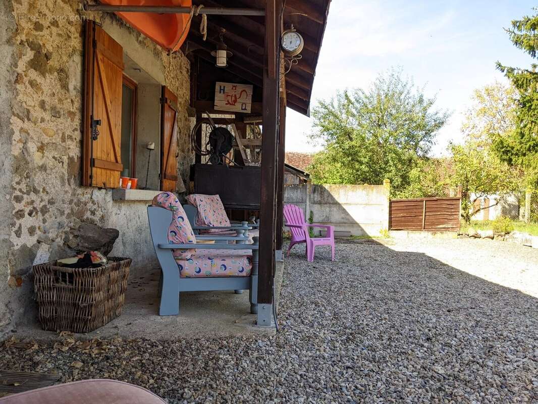 Charmante maison de caractère de 3 chambres dans la Vienne - photo 10