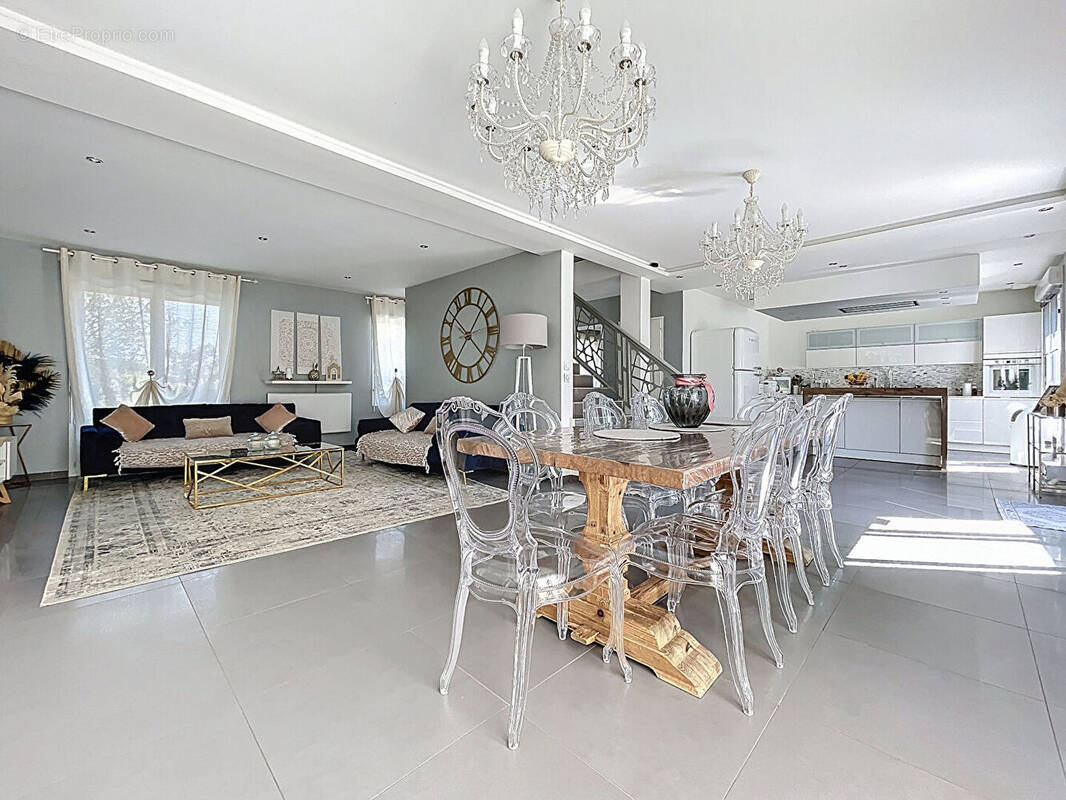 Maison à VILLECRESNES