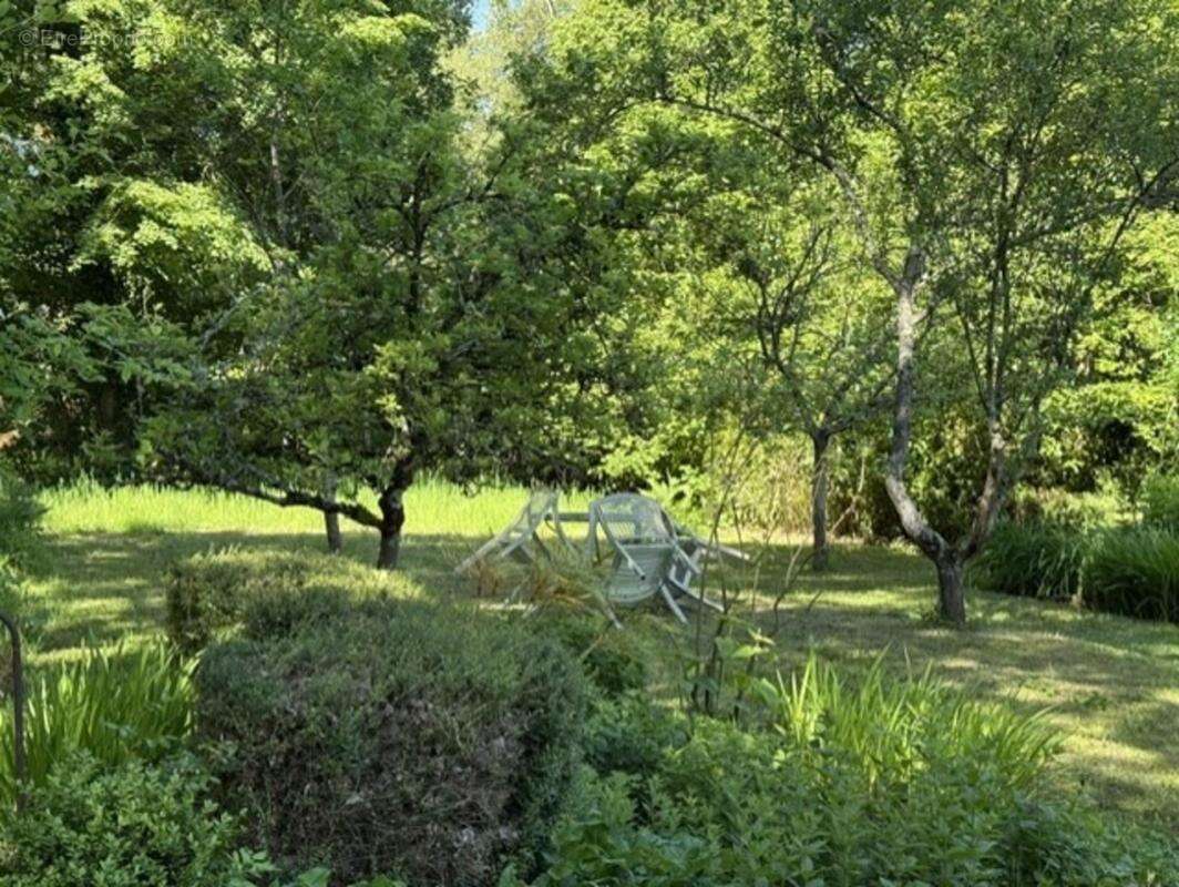 Val Saint-Germain 91530. 45 KM DE PARIS – Propriété rare sur 9788 M², Belle maison 157 m² avec 5 chambres. DPE /D - photo 8