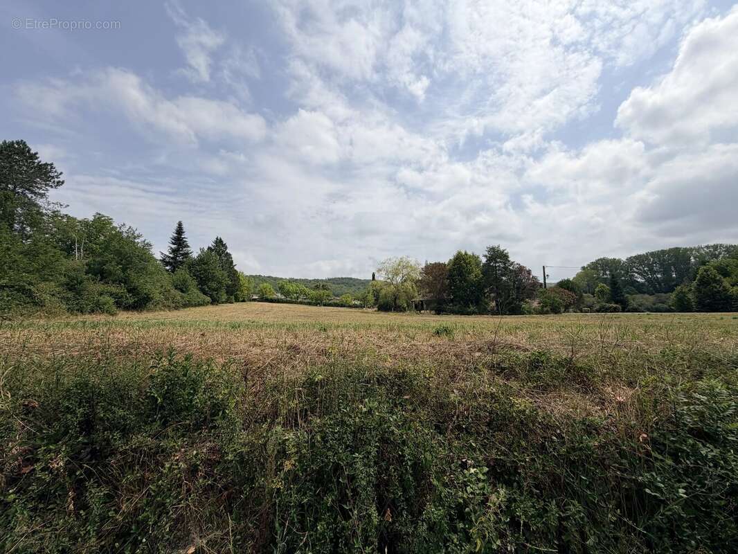 Terrain à bâtir avec CU - Cadre champêtre, à quelques minutes à pied du centre de Cazals - photo 2