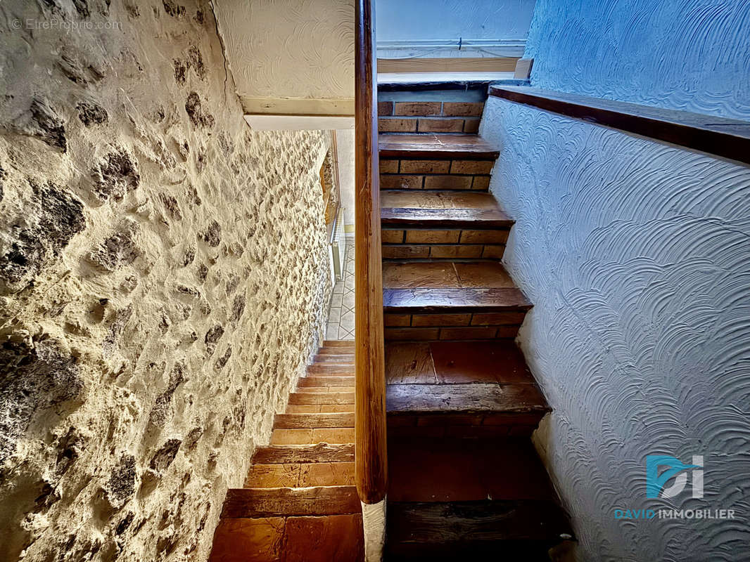 Maison à SAINT-THIBERY