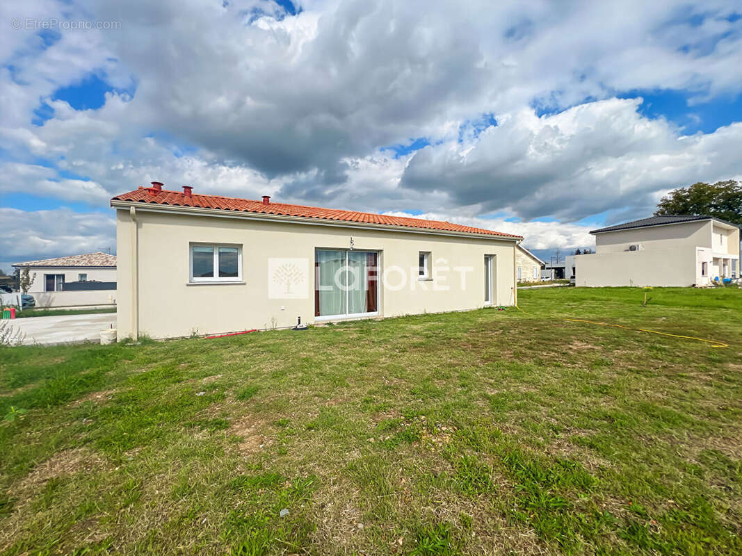 Maison à LES BILLAUX