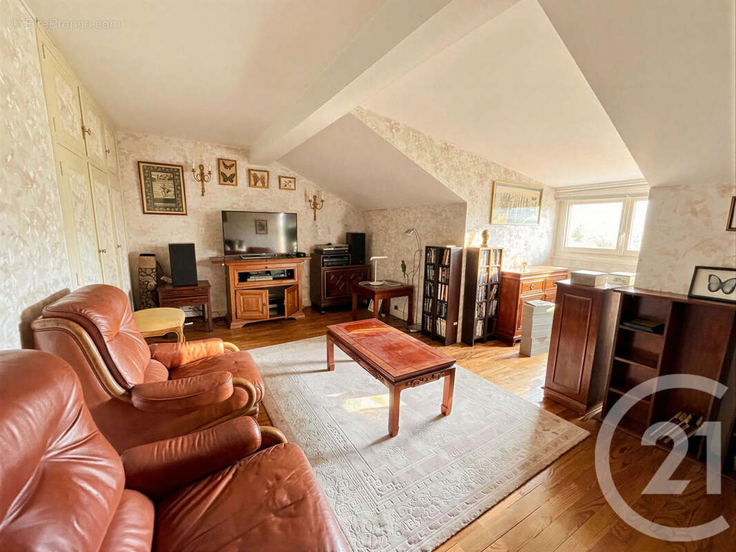 Maison 83 m² à Begles  - photo 7