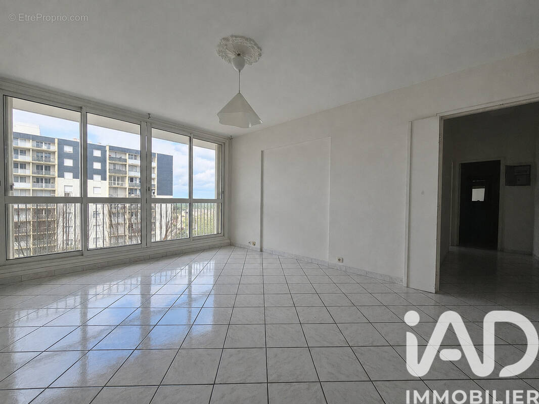 Photo 1 - Appartement à MONTIGNY-LES-CORMEILLES