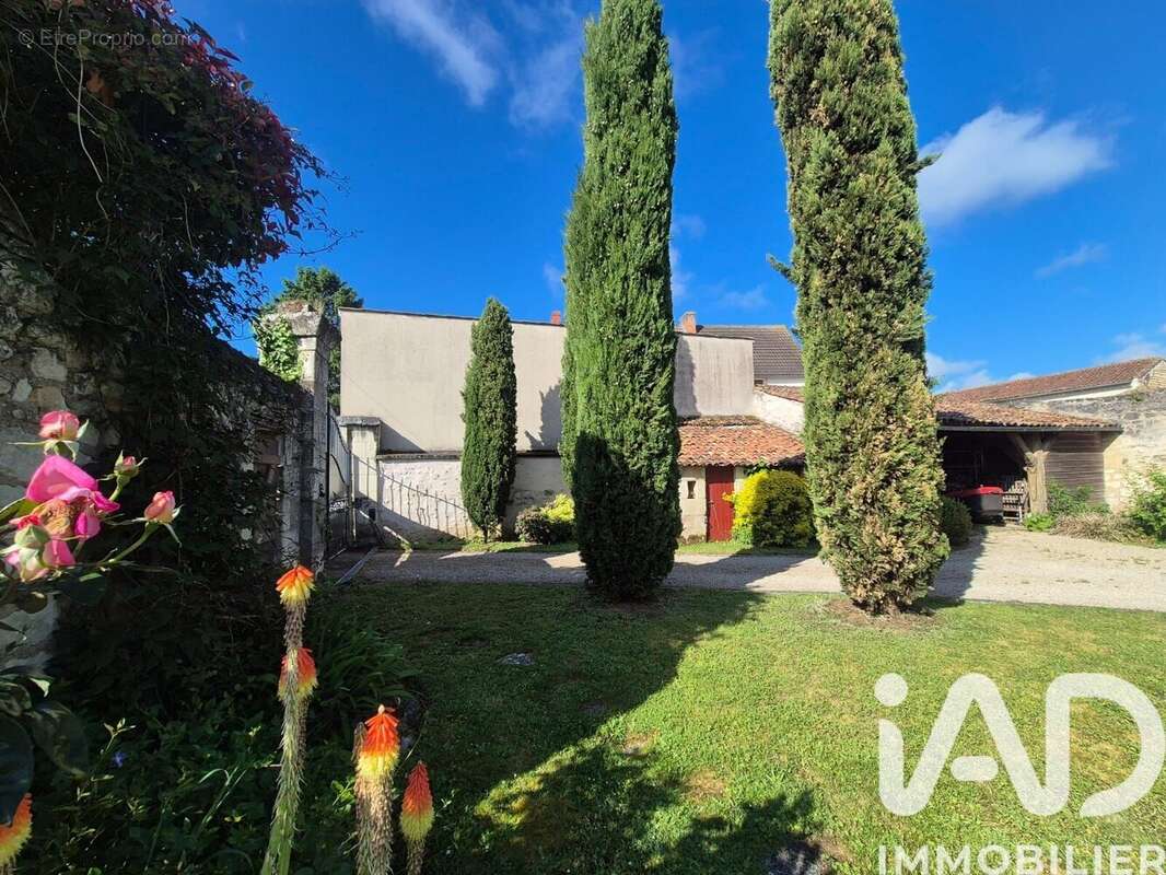 Photo 4 - Maison à SAINT-GENEST-D'AMBIERE