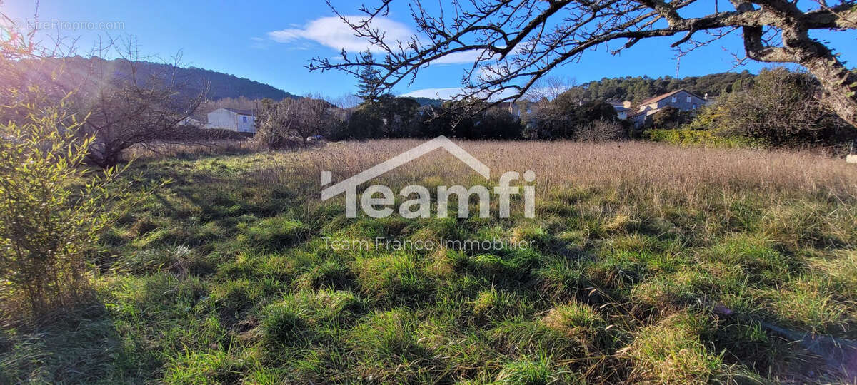 Terrain à SAINT-MARTIN-DE-VALGALGUES