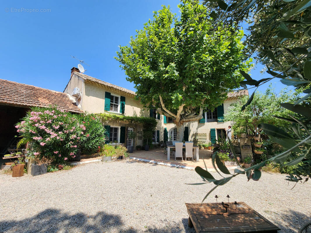 Maison à VACQUEYRAS