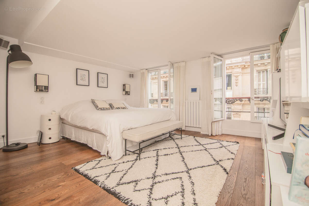 Appartement à PARIS-10E
