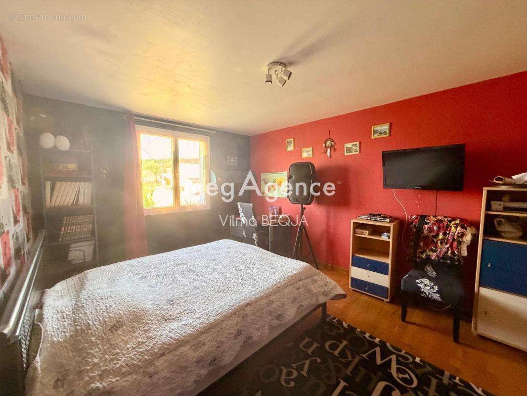 Maison familiale de caractère 8 pièces – 270 m² habitables – Dépendance – Double garage - photo 11