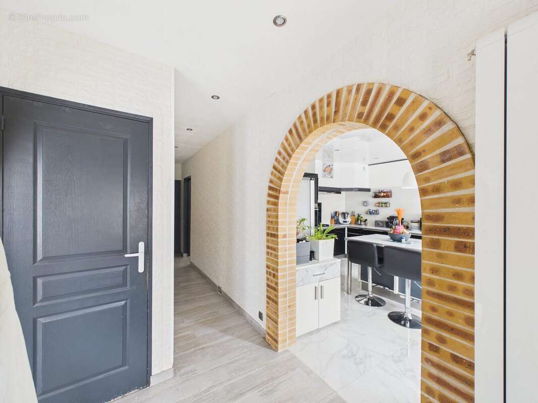 Maison à NEUVILLE-SUR-VANNES