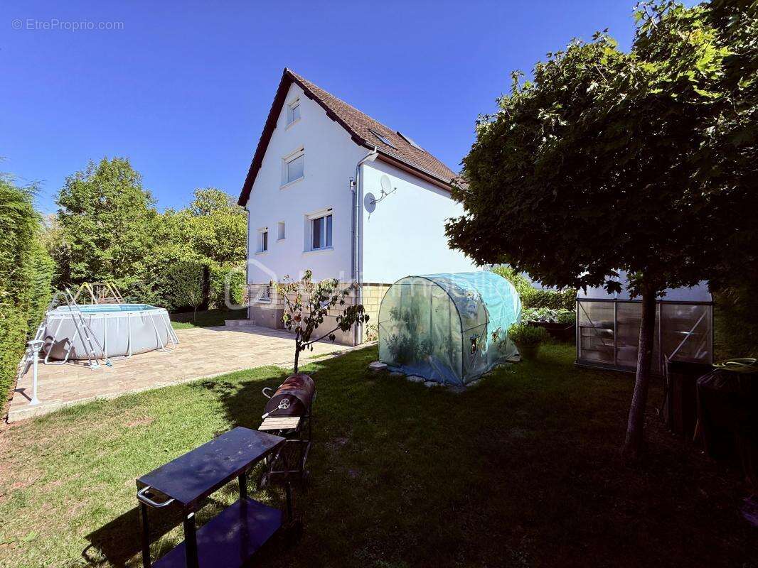 Maison à SAINT-PIERRE-DU-PERRAY