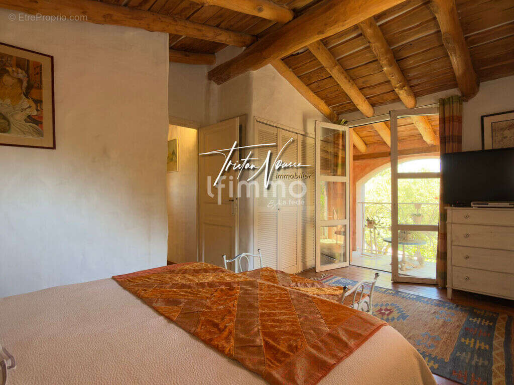 Maison d'exception - 212 m2 en 4 faces - Saint Cyprien Le Golf - photo 17