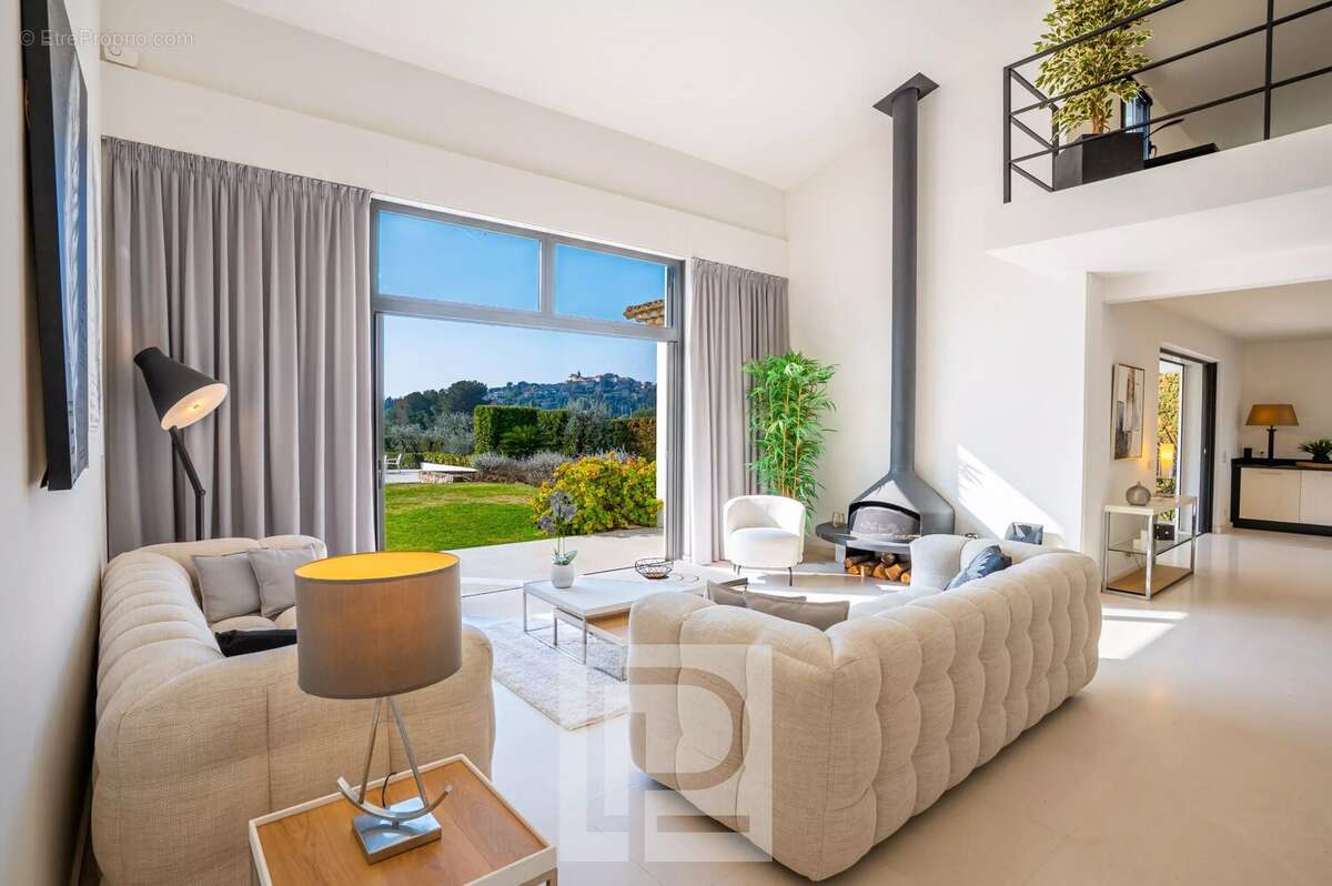 Maison à MOUGINS