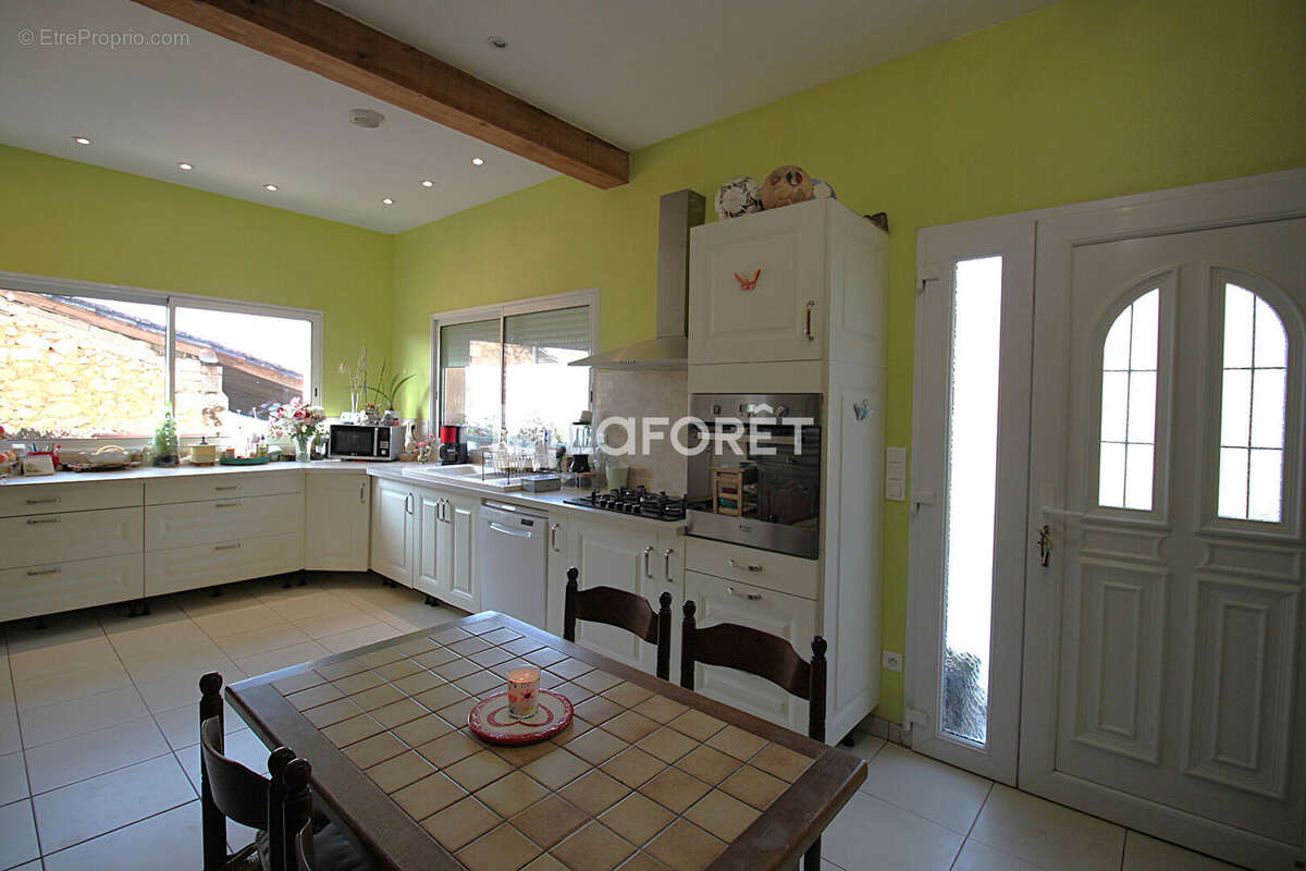 Maison à CHATEAU-L'EVEQUE