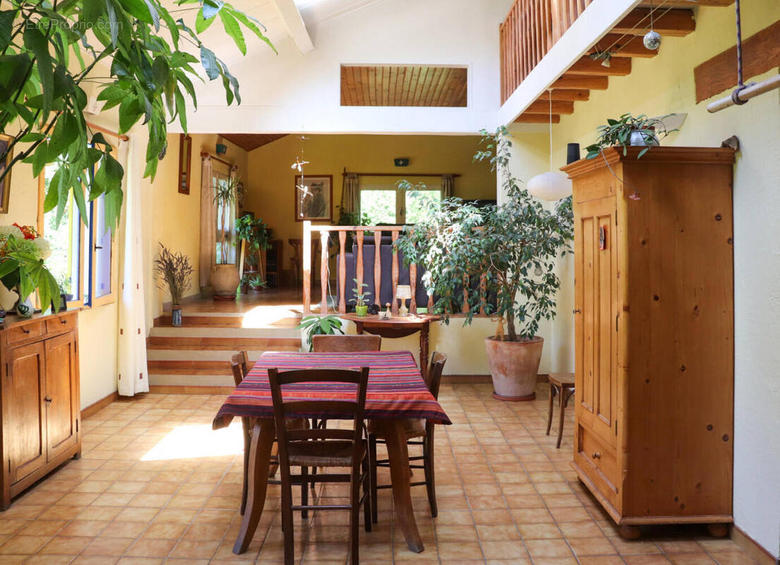 piece a vivre - Maison à FOUGAX-ET-BARRINEUF