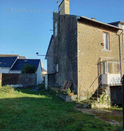 Maison à SAINT-MELOIR-DES-ONDES