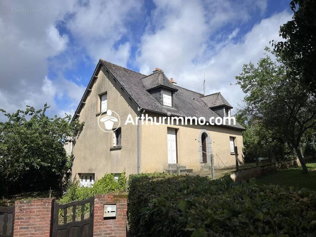 Maison à VILLAINES-LA-JUHEL
