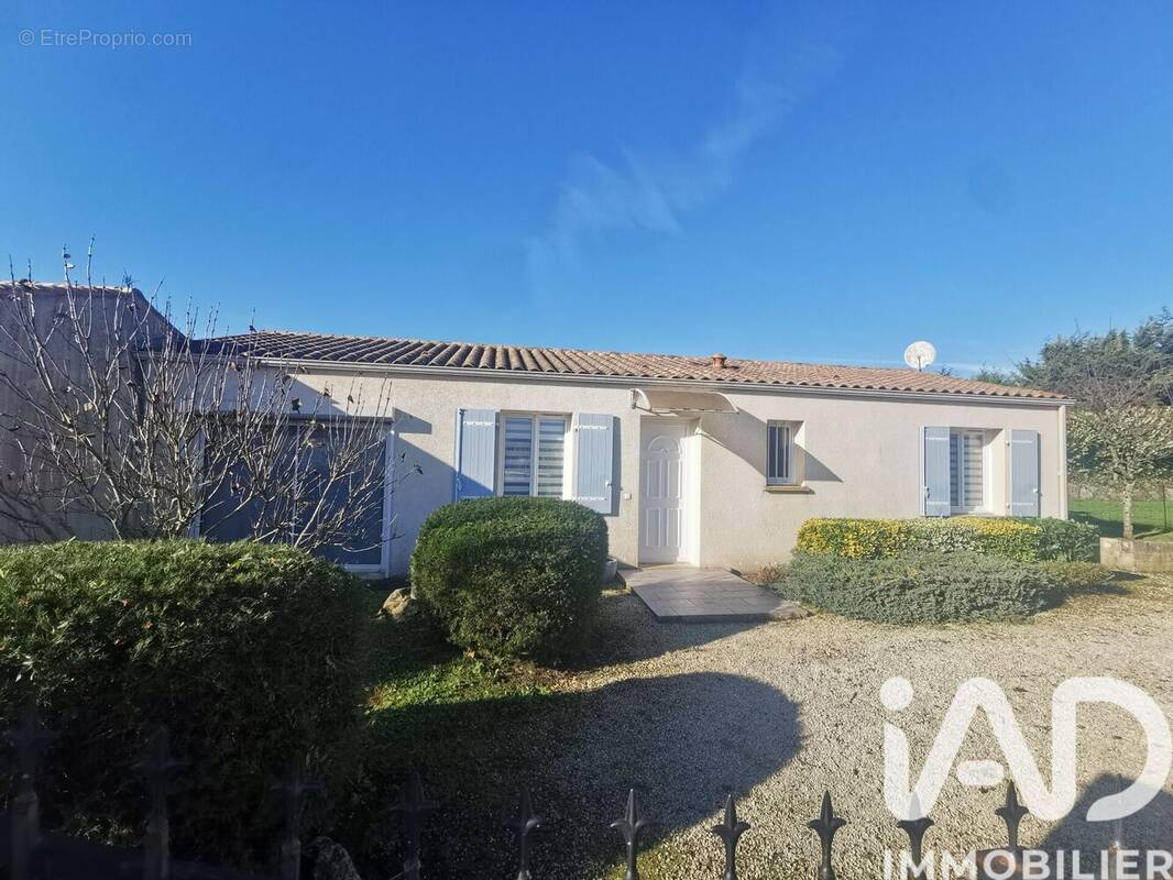 Photo 1 - Maison à MARENNES