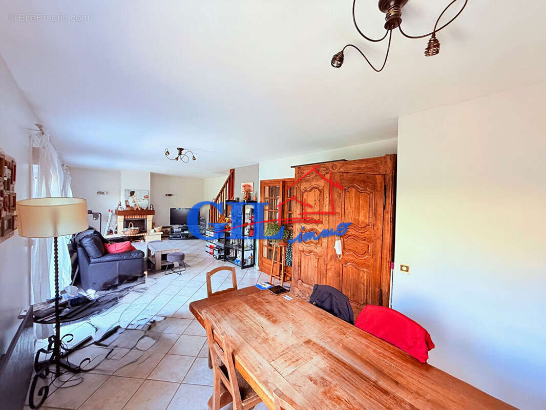 Maison à SAVIGNY-LE-TEMPLE