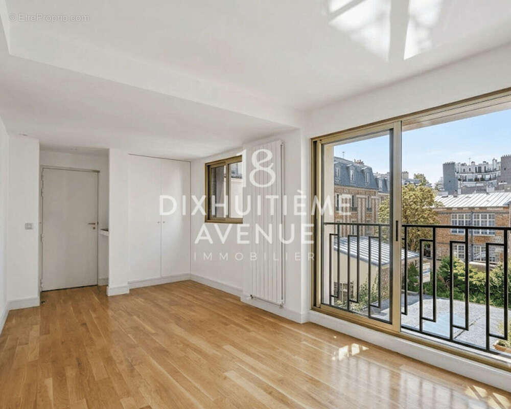 Appartement à PARIS-18E