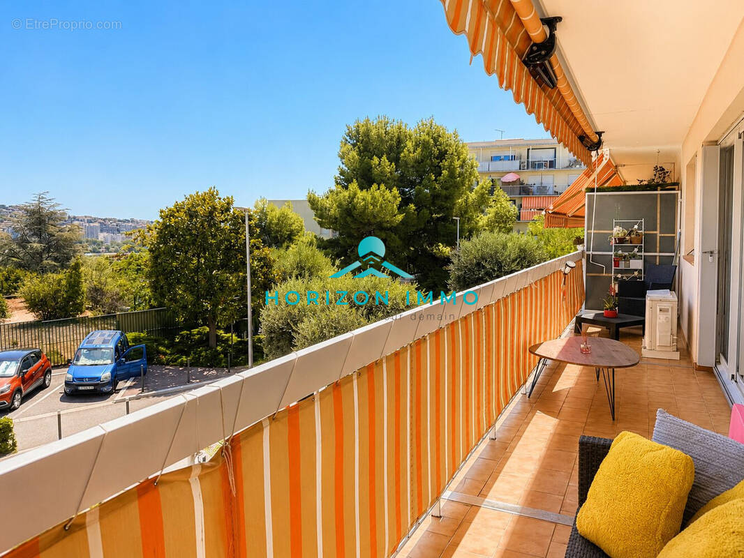 Appartement à SAINT-LAURENT-DU-VAR