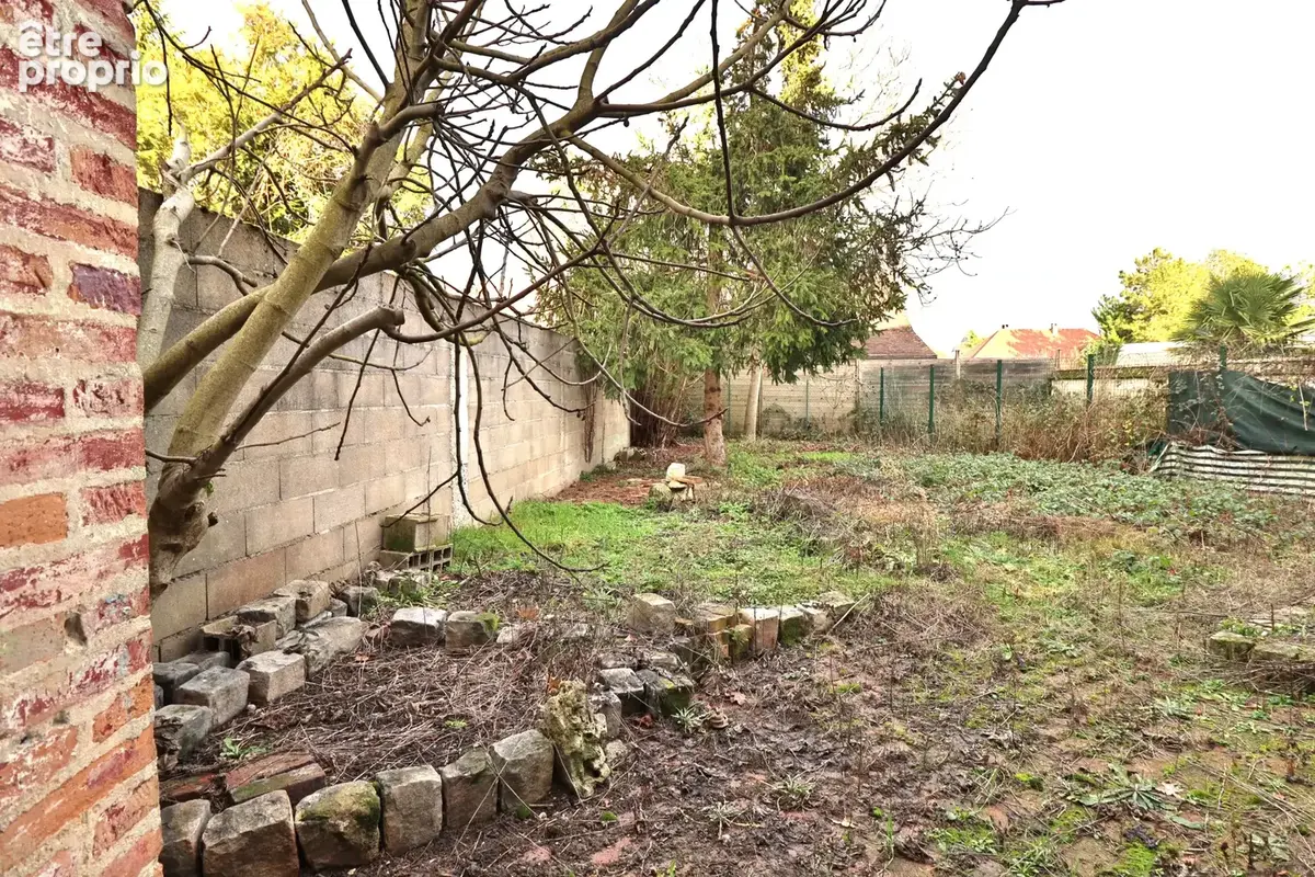 SAINT PARRES AUX TERTRES, Maison Type 5 modulable pour activité commerciale ou professionnelle, avec travaux. - photo 5