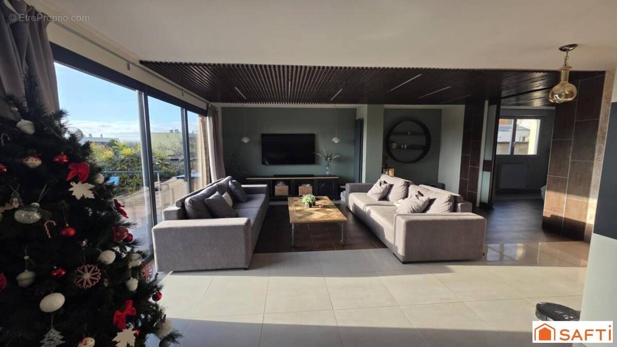 Photo 1 - Maison à SAINT-QUENTIN