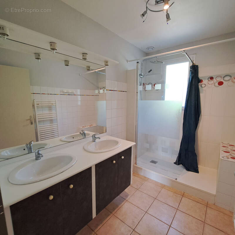 Maison 80 m² à Surgeres  - photo 8
