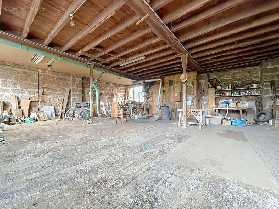 Maison à SAINT-CYR-LA-ROCHE