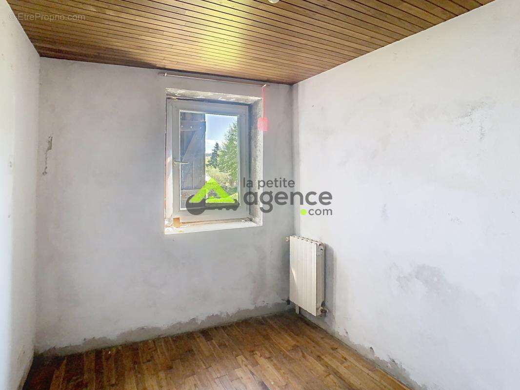 Maison à ROYERE-DE-VASSIVIERE