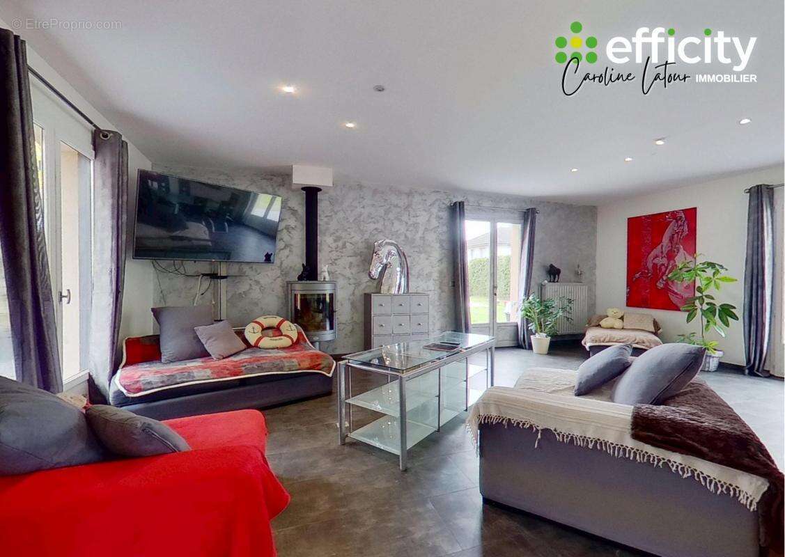 Maison à MONTROND-LES-BAINS