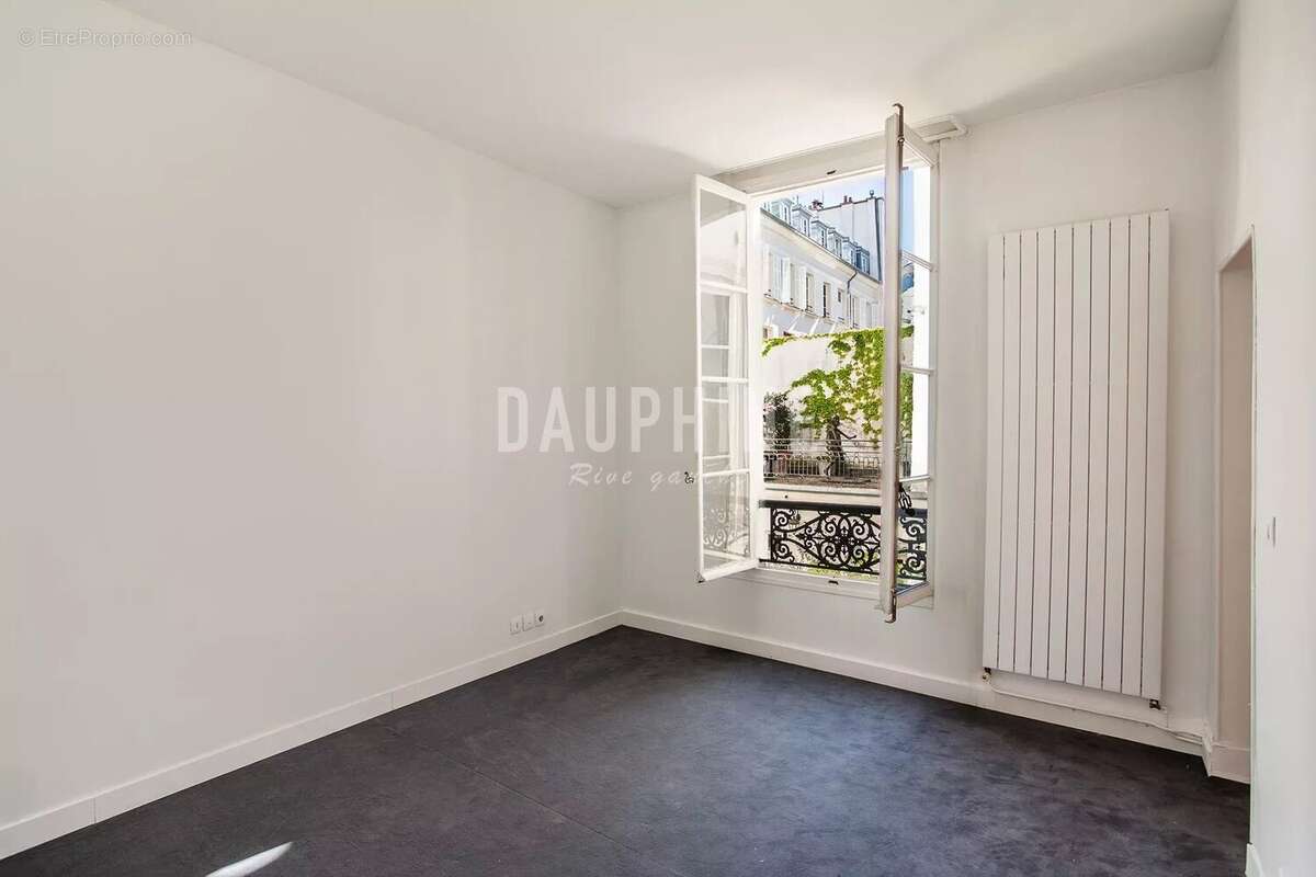 Appartement à PARIS-7E