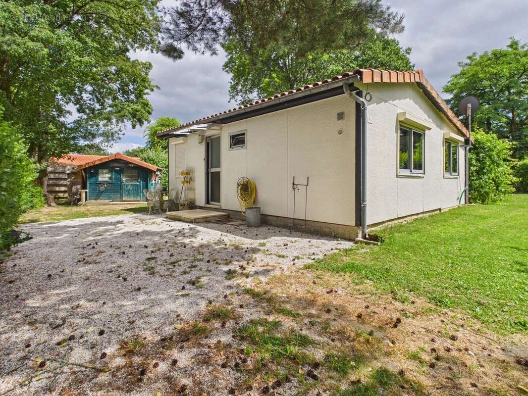 Maison à ECURAS