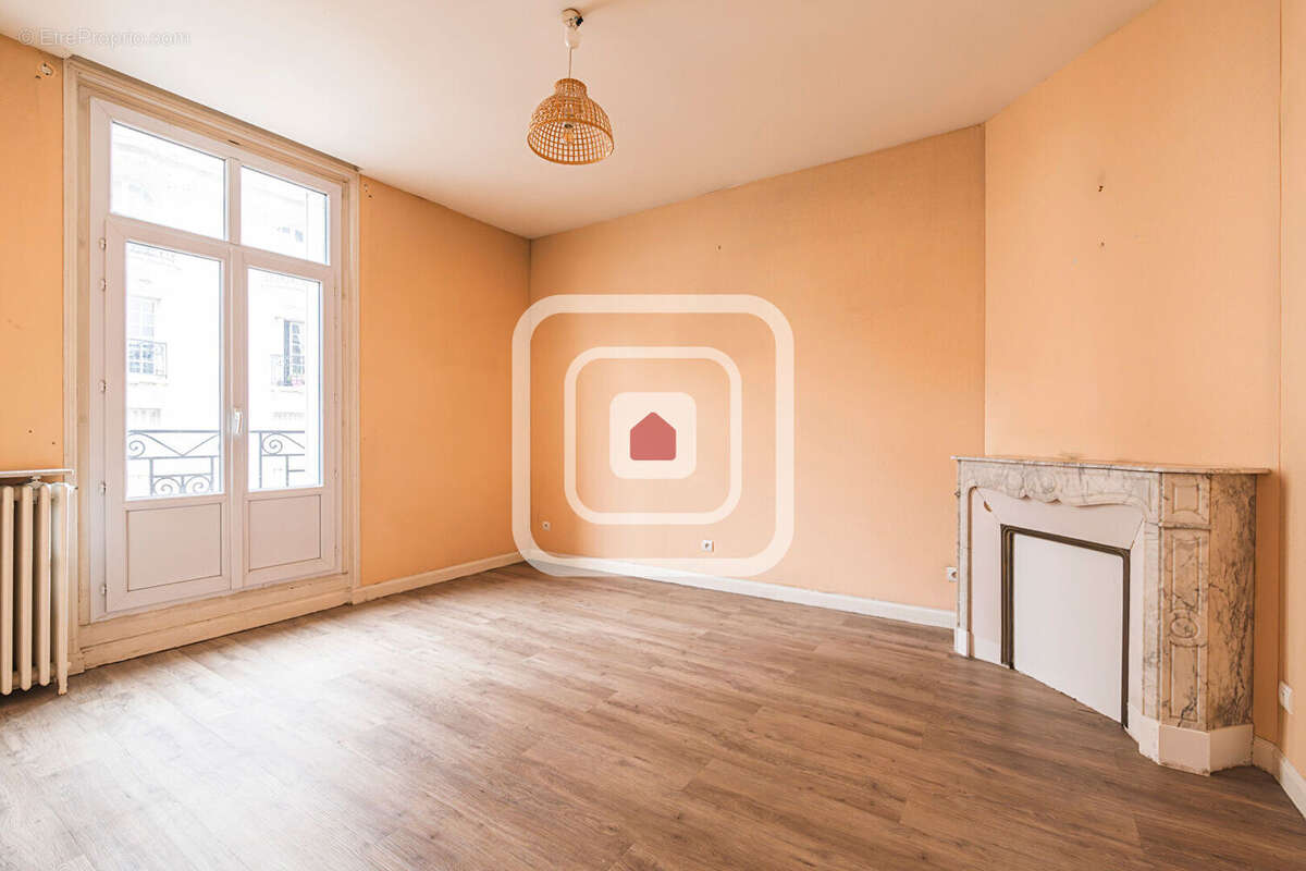 Appartement en duplex de 120m² avec 3 chambres et 2 salle de bain / douche - photo 4