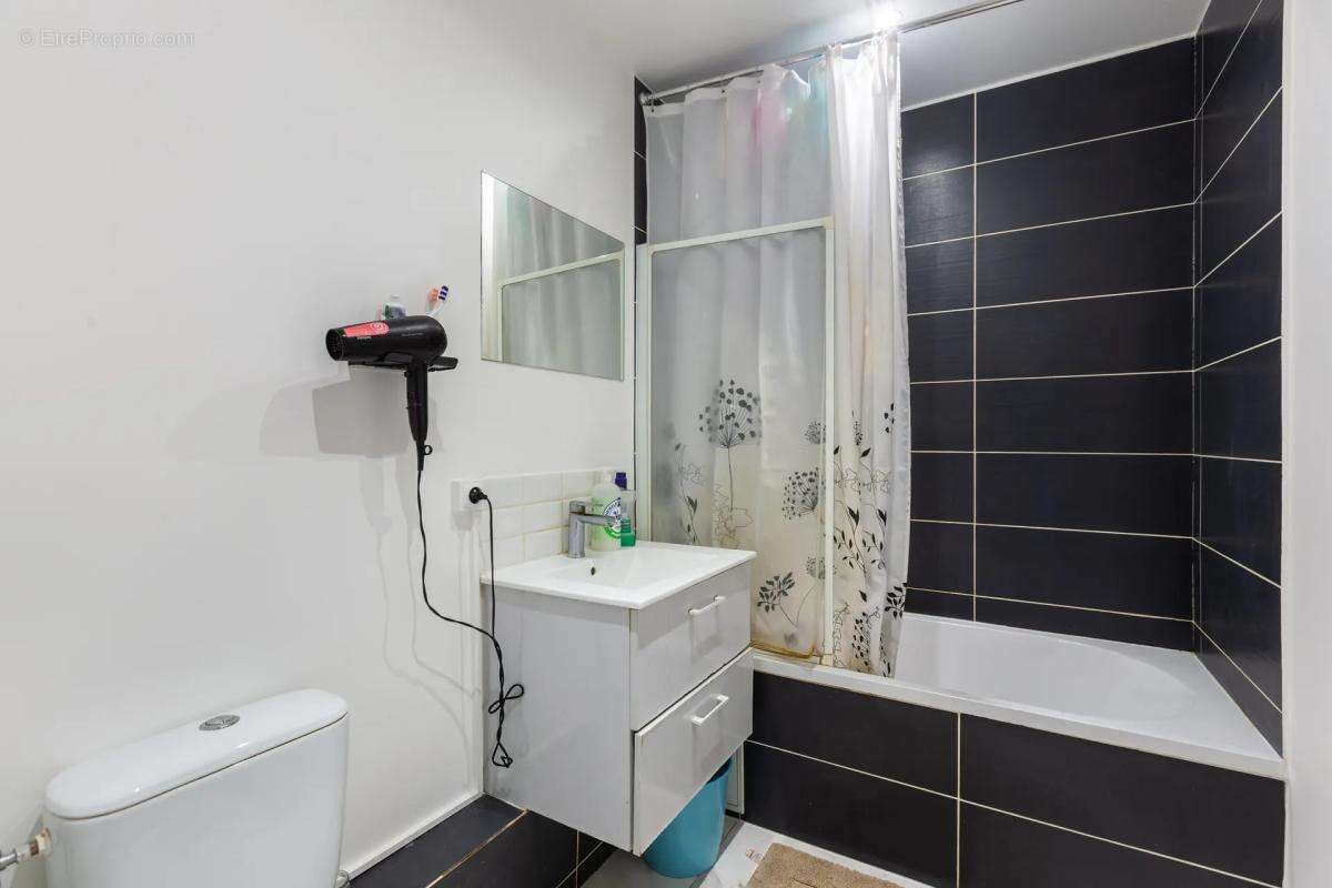 Appartement à PARIS-19E