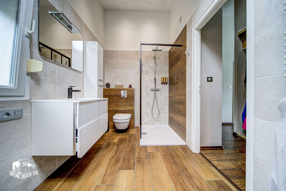 Maison à COIN-LES-CUVRY