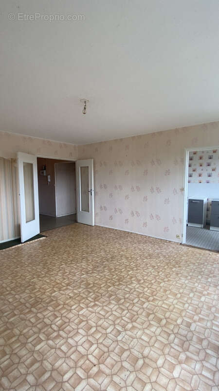Appartement à rénover de 67 m2 habitables proche centre ville - photo 3