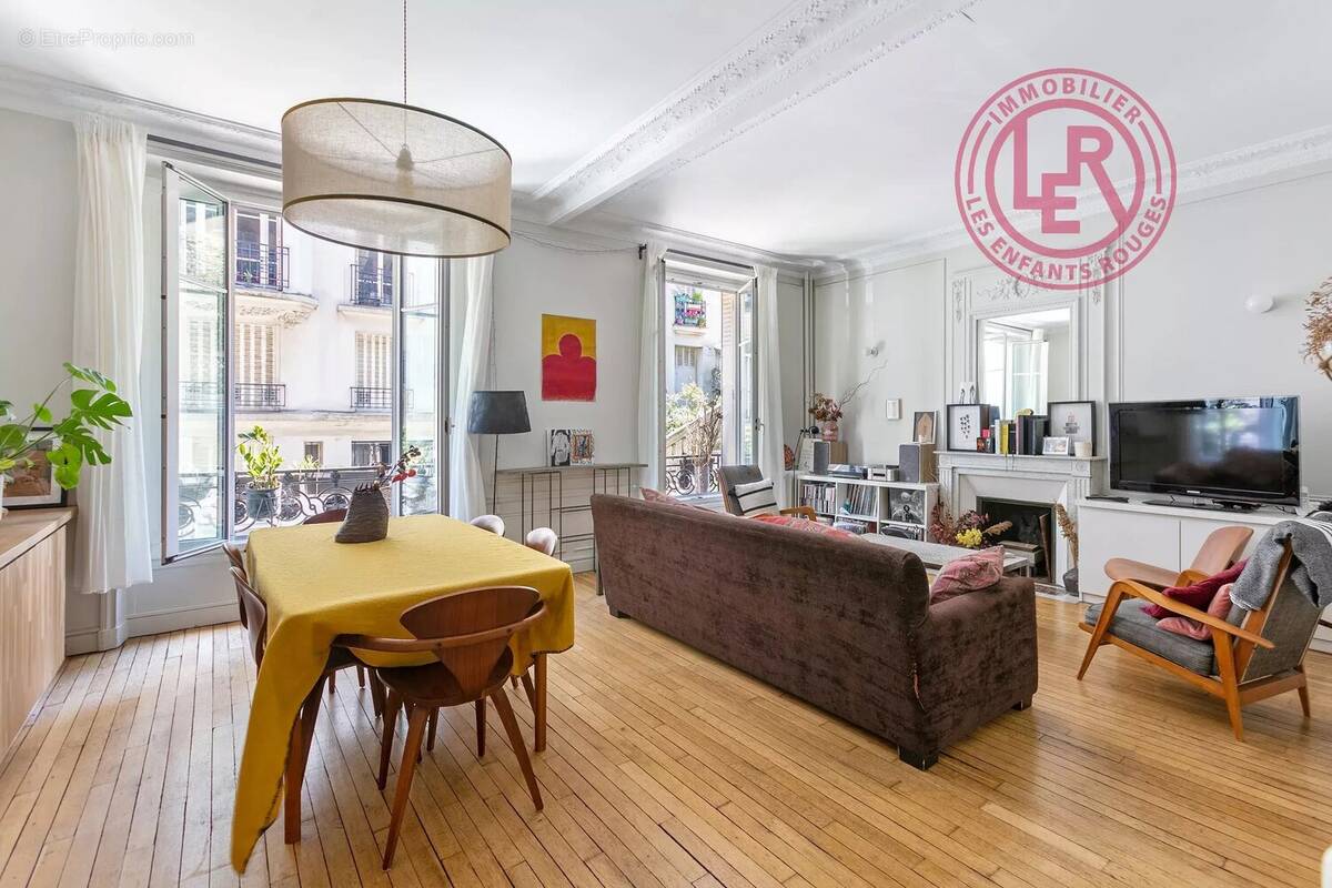 Appartement à PARIS-18E