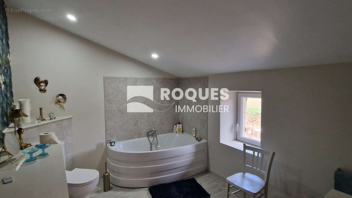 Sud Lodève, propriété en pierre193 m2 habitables plus dépendances, le tout sur 58 ha - photo 20