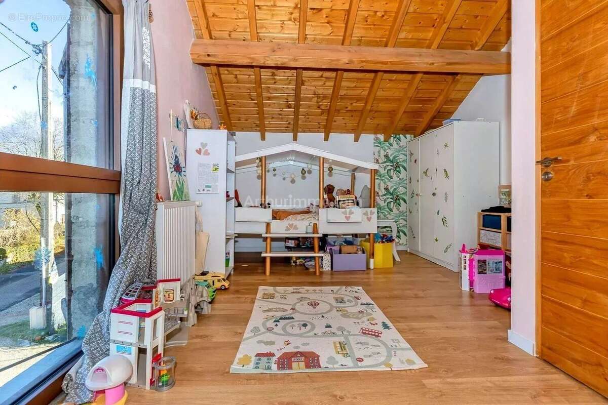 Maison à CHAMPAGNE-EN-VALROMEY