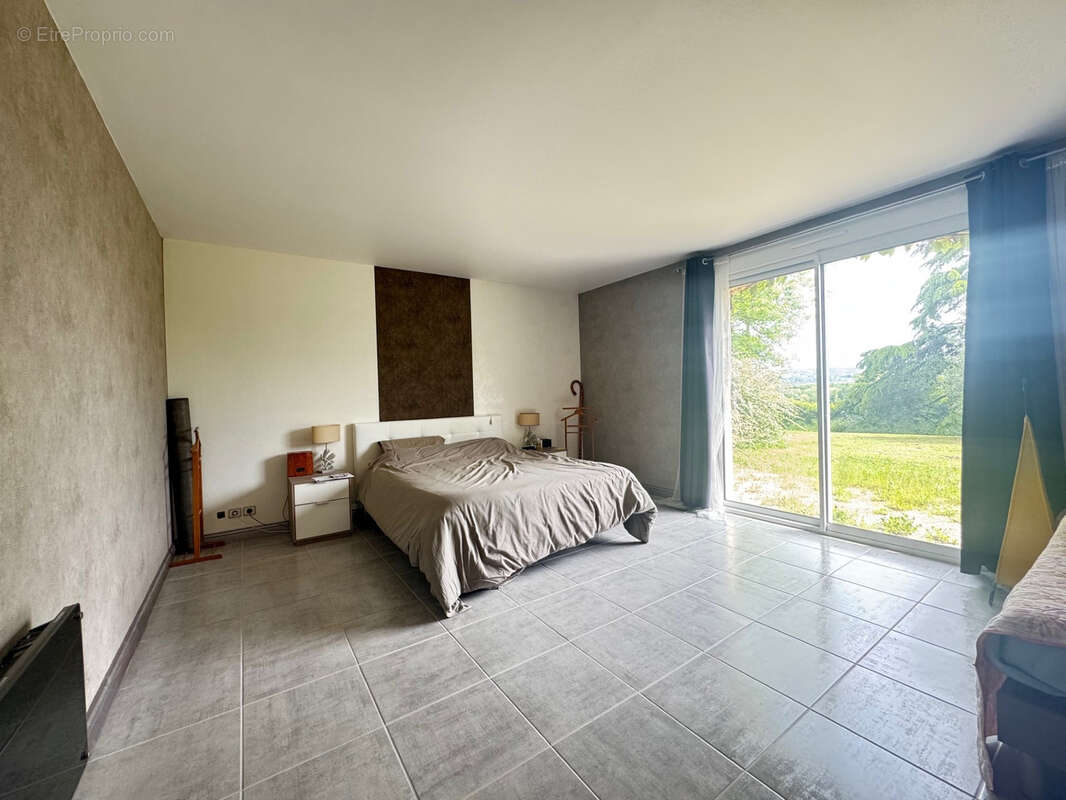 Maison à BEAUREPAIRE